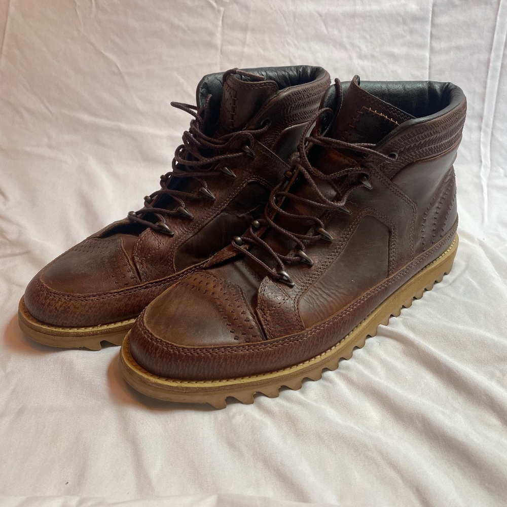 Van's Oxford Boot with Stylish Vibram Sole (Men's 12)